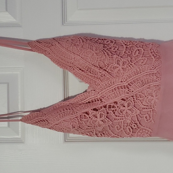 Gown - Picture 2 of 6